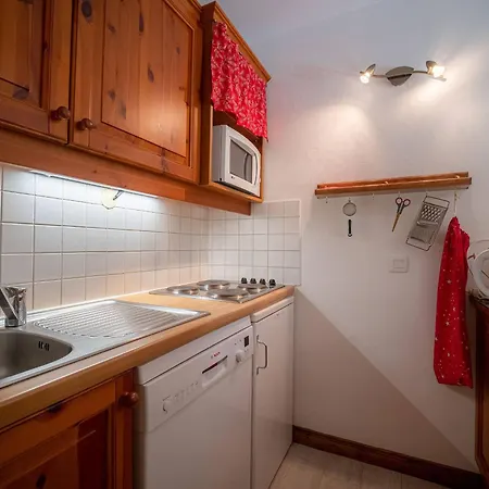 Divisible, Proche Pistes Et Commerces, Terrasse Sud - Fr-1-356-237 Apartment *