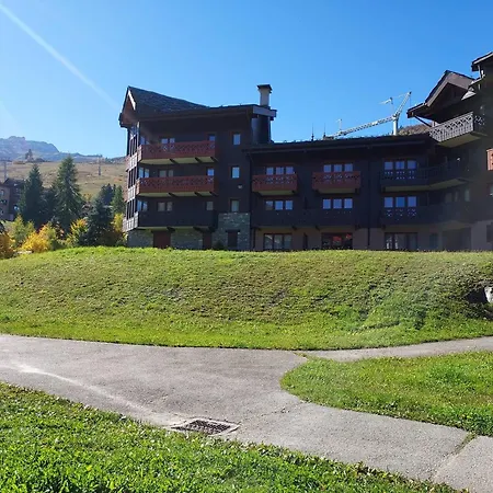Divisible, Proche Pistes Et Commerces, Terrasse Sud - Fr-1-356-237 *